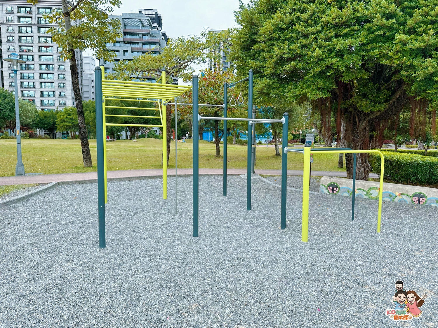 新莊頭前 ▎共融特色公園-頭前運動公園 兩層樓高樹梢觀察遊戲塔 觀木平台落羽松生態池╮ - 第18張圖